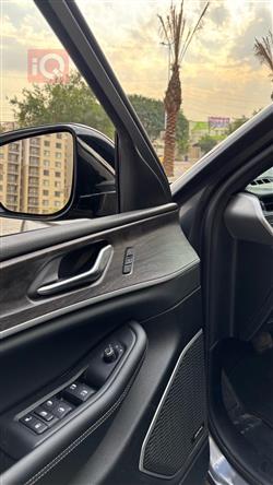 جیپ گراند شیرۆکی